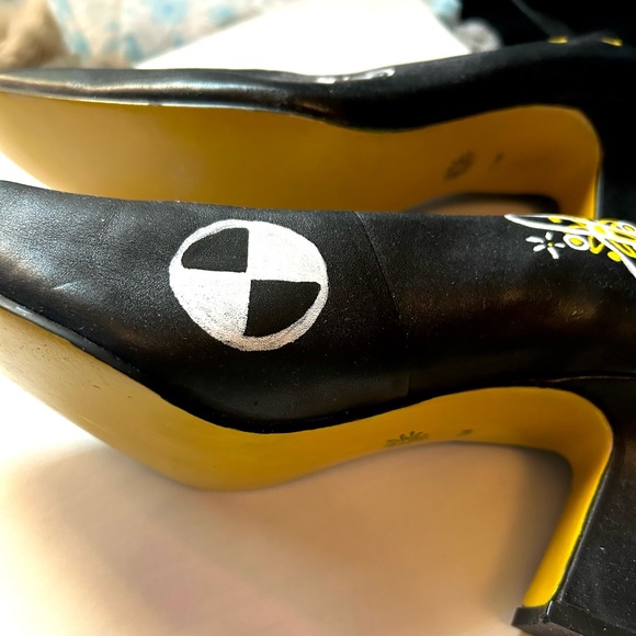 Upcycled Custom Painted Black Pumps Yellow Bottoms
Science & Lab Theme Heels 7.5 - Picture 4 of 10